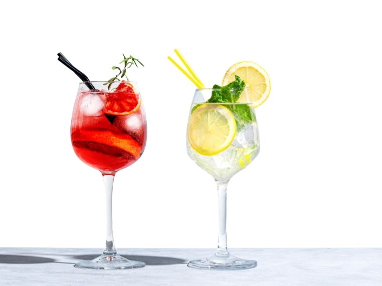 Poháre Aperol Spritz a Gin & Tonic