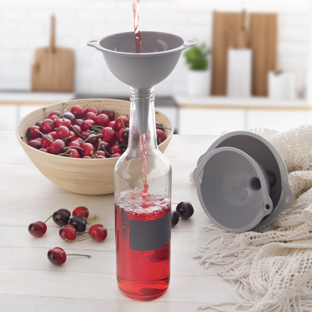 Lievik 3 ks, priemer. 10+12+14 cm